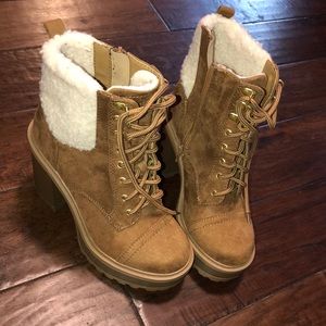Woman’s Soda Light brown suede boots size 7 heel 3.5”